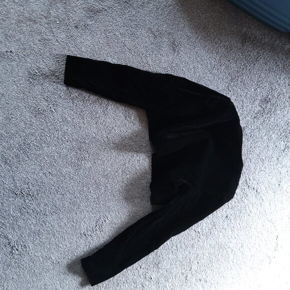 ROBERTA BRAND BLACK VELVET CROP JACKET - Picture 2 of 2